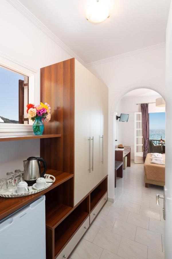 Dandidis Seaside Pension Айос-Гордіос Екстер'єр фото