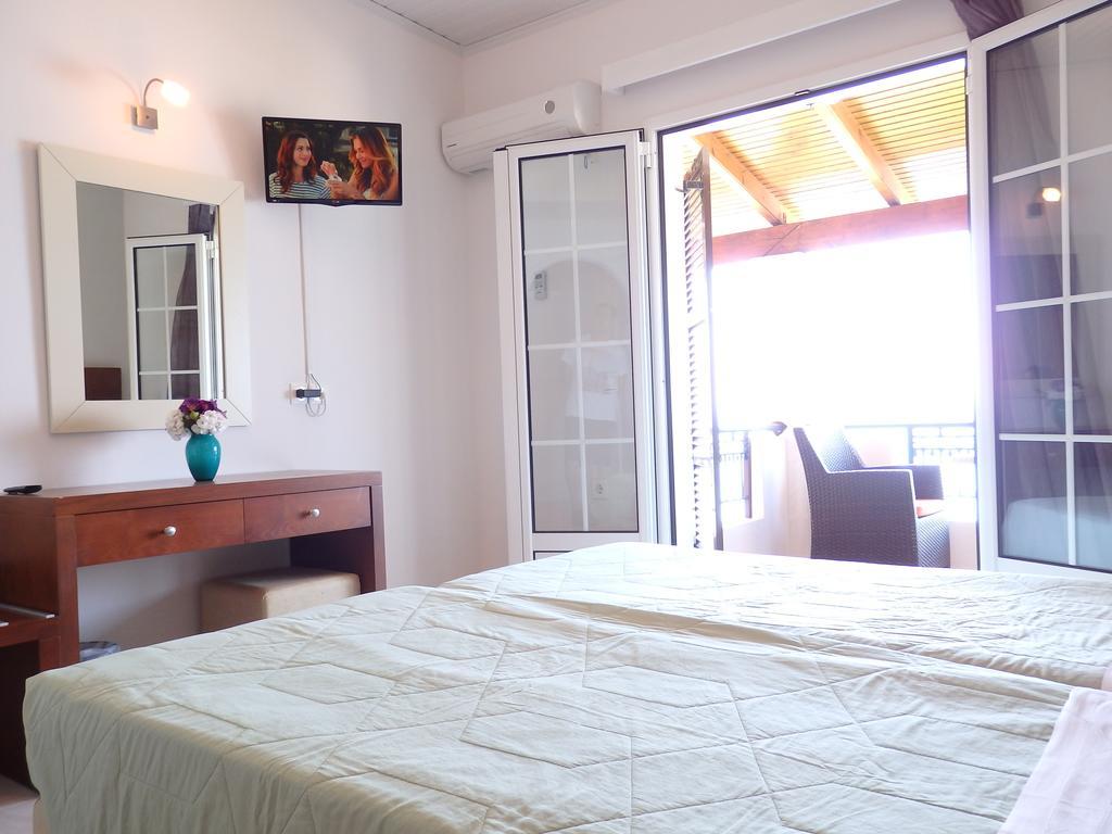 Dandidis Seaside Pension Айос-Гордіос Номер фото