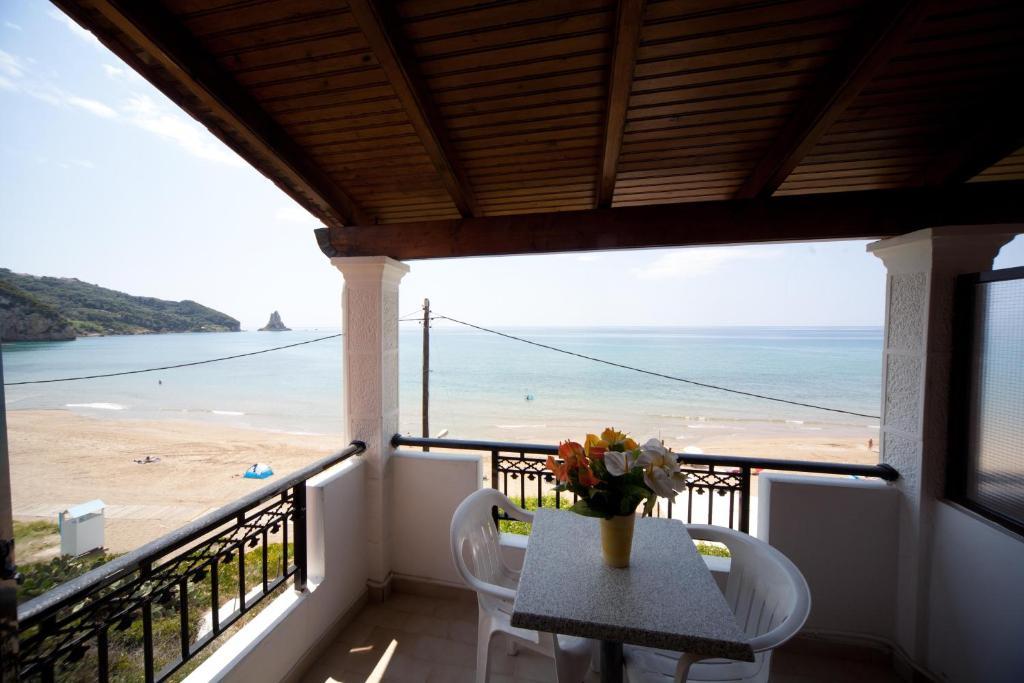 Dandidis Seaside Pension Айос-Гордіос Екстер'єр фото