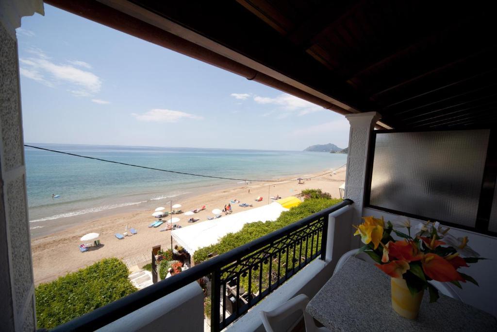Dandidis Seaside Pension Айос-Гордіос Екстер'єр фото